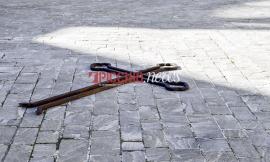 Macerata, intervengono i vigili per mettere in sicurezza la croce della chiesa di San Giovanni