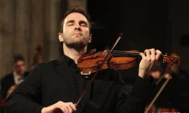 Il violinista Stefan Milenkovich con la FORM al Lauro Rossi