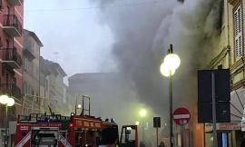 Incendio in corso Cairoli: spunta la pista del dolo. Trovata della benzina nell'appartamento