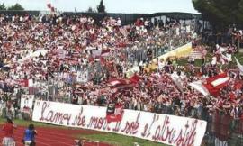 "La Maceratese resti agli imprenditori locali e non finisca in mano ad affaristi e avventurieri": i tifosi lanciano l'appello