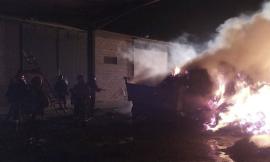 Ancora un camion in fiamme a San Severino: c'è il dolo