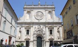 Tolentino, truffa gli esercenti spacciandosi per incaricato della "pesca" di San Nicola