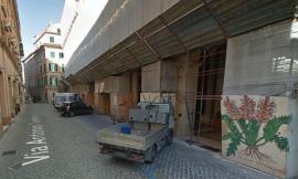 Movida pericolosa: giovedì notte maxirissa multietnica a Macerata in pieno centro