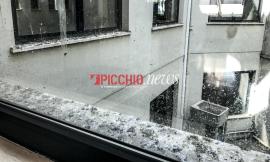 Escrementi di piccioni all'Inps di Macerata: situazione indecorosa e pericolosa - FOTO