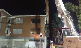 Iniziati in notturna per motivi di sicurezza i lavori di demolizione dell'Itis di San Severino