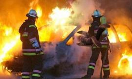 Incendio distrugge un'auto parcheggiata a Sforzacosta