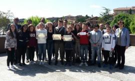 Recanati: premiata la scuola Patrizi per il logo contro il gioco d'azzardo
