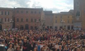 Recanati, centinaia di turisti alla Torre Civica per il ponte del 25 aprile