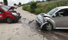 Frontale a Tolentino: due persone finiscono in ospedale