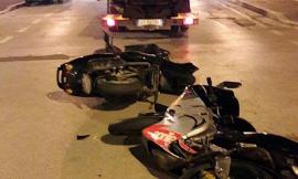 Civitanova, auto investe tre scooter in via Indipendenza