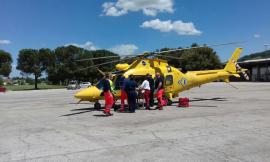 Incidente a Montecassiano fra un'auto e una moto: ferito il motociclista