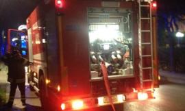 Fumo dal deposito, scoppia incendio a Taccoli