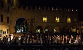 “White... La notte della Moda” accende piazza Unità d'Italia a Montecassiano