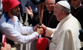 A San Severino arriva la fiaccola della Pace benedetta da Papa Francesco