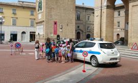 Recanati, giù il sipario sul progetto "Vigile amico". Grande festa con i bambini dell'infanzia