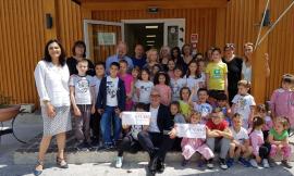 Macerata Vicina, consegnato al sindaco di Gualdo il contributo per la scuola danneggiata dal sisma