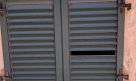 Si introducono in casa mentre tutti dormono, furto a Montecosaro