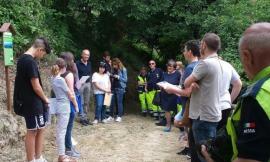 Monte San Martino, nuova segnaletica per il sentiero del lavatoio a cura degli alunni della scuola media