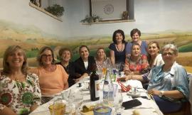 A cena insieme dopo 40 anni: rimpatriata per le compagne di classe della Dante Alighieri