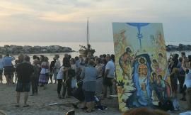 Civitanova, in migliaia per la messa di San Giovanni in riva al mare