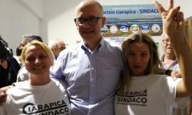 E' festa per Ciarapica: il nuovo Sindaco sale a Palazzo Sforza e canta l'Inno di Mameli dal balcone - VIDEO E FOTO