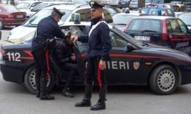 Macerata: ruba un telefono, denunciato un 28enne