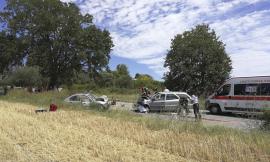 Macerata, pauroso frontale alla Cimarella: tre feriti gravi