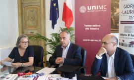 Giornata del laureato: Unimc festeggia i suoi talenti con lo sguardo all’oriente