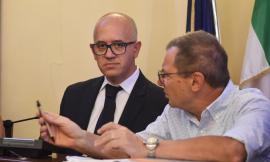 Civitanova, aula gremita per il primo Consiglio comunale e il giuramento del sindaco Fabrizio Ciarapica