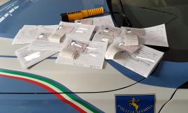 Controlli della Stradale: ritirate nella notte nove patenti a Civitanova