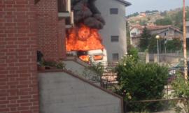 Paura in Via Mameli a Tolentino: camper a fuoco - VIDEO