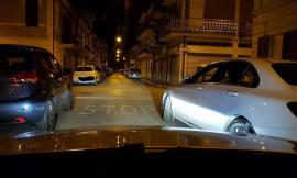Civitanova, il parcheggio selvaggio blocca una strada