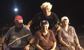 Prove del teatro della comunità, tanti curiosi ogni sera al Varco sul mare