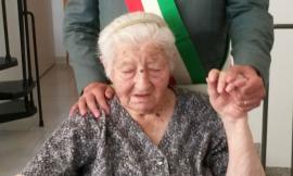 Tolentino, compie 105 anni la "nonnina" della città: auguri a Ida Pontoni