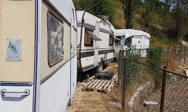 Visso, gli allevatori non ci stanno: "Niente è cambiato e noi dormiamo in roulotte che raggiungono temperature altissime"