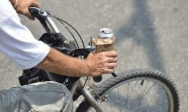 Civitanova, pregiudicato cinquantaduenne guida ubriaco la bici e si rifiuta di sottoporsi ai controlli