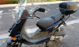 Macerata, sbanda con lo scooter in viale Puccinotti: grave un 64enne