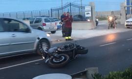 Porto Potenza, moto contro due auto: centauro trasportato all'ospedale