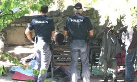 Bivacchi ai Giardini Diaz di Macerata, nuovi controlli della polizia