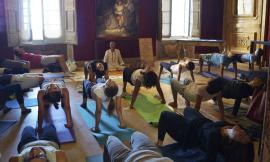 Macerata, a Palazzo Buonaccorsi torna l’open day dedicato allo yoga