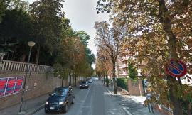 Macerata, viale Indipendenza: iniziano i lavori di fresatura della carreggiata. Lunedì e martedì notte operai al lavoro