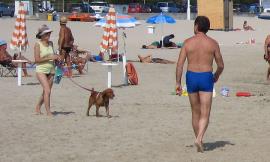 Civitanova, molti in spiaggia per l'ultima tintarella