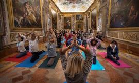 Macerata, una domenica alternativa con lo yoga a Palazzo Buonaccorsi