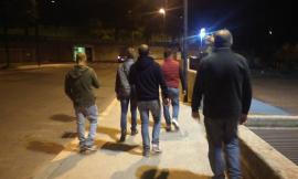 Macerata ai Maceratesi, passeggiata ai Diaz e al Fontescodella: "Abbandono delle associazioni umanitarie"