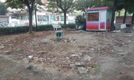 Potenza Picena, rimossa la storica 'giostrina' di piazza Douhet