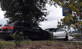 Tolentino, incidente davanti all'Eurospin: tre macchine coinvolte