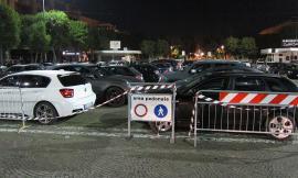 Civitanova, inutili le multe in piazza XX Settembre: ancora invasa dalle auto dei "furbetti"