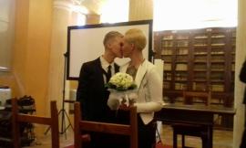 Macerata, celebrata la prima unione civile con il matrimonio di Giulia e Ortencia - VIDEO