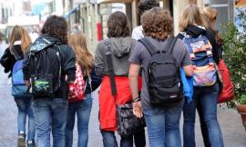 Uscita degli studenti da scuola, Manzi: "dal Senato finalmente certezze per scuola e famiglie"