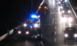 Montecosaro, incidente allo svincolo della superstrada: tre mezzi coinvolti e due feriti